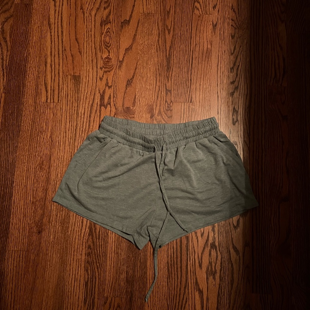 Bobeau Green Athletic Shorts with Elastic Waistband